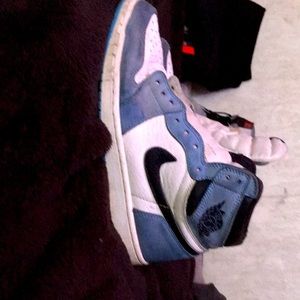 Re listed Jordan 1 UNC size 9 men’s